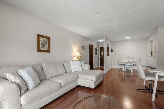 159 Bittersweet Ln 121, Randolph, MA 02368