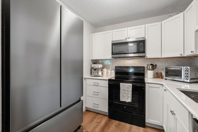 159 Bittersweet Ln 121, Randolph, MA 02368