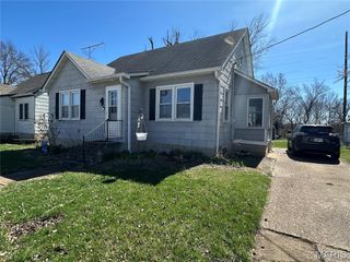 304 W Moore Avenue, Owensville, MO 65066