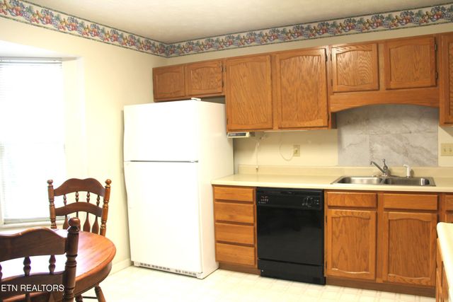 413 Herringbone Court, Powell, TN 37849