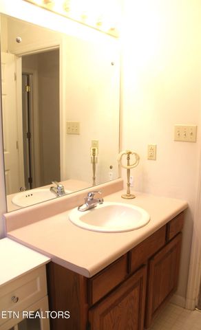 413 Herringbone Court, Powell, TN 37849