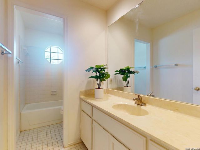 3201 Thrush Bend St, San Antonio, TX 78209