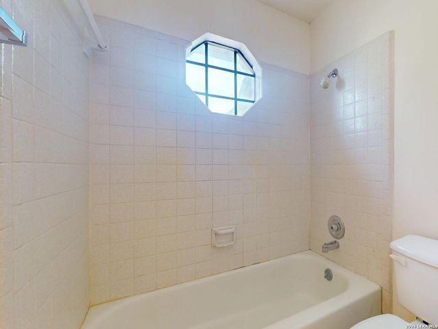 3201 Thrush Bend St, San Antonio, TX 78209