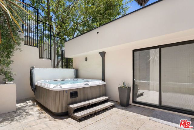 6441 BRYN MAWR Drive, Los Angeles, CA 90068