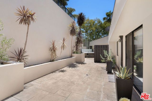 6441 BRYN MAWR Drive, Los Angeles, CA 90068