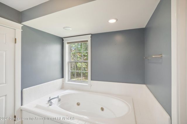 178 Damon Road, Haslett, MI 48840