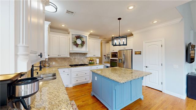 4203 NE Kenton Avenue, Bentonville, AR 72712