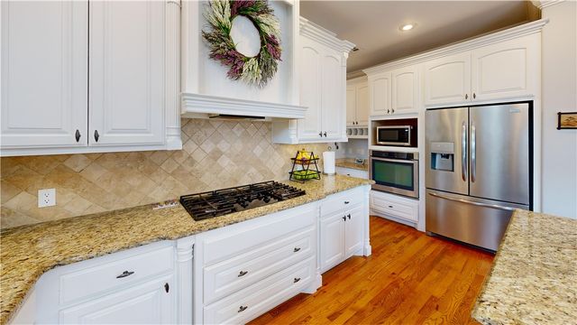 4203 NE Kenton Avenue, Bentonville, AR 72712