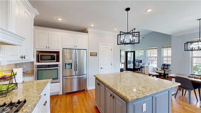 4203 NE Kenton Avenue, Bentonville, AR 72712