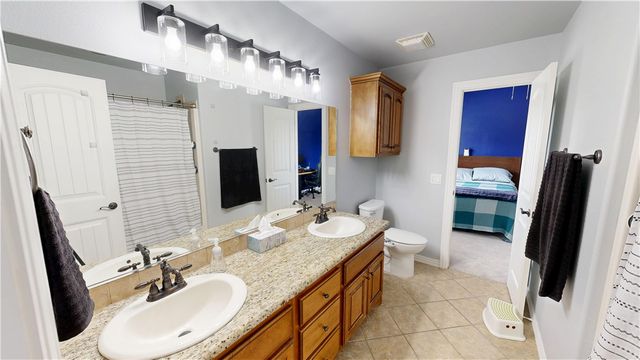 4203 NE Kenton Avenue, Bentonville, AR 72712