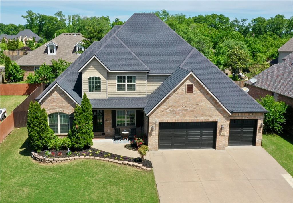 4203 NE Kenton Avenue, Bentonville, AR 72712