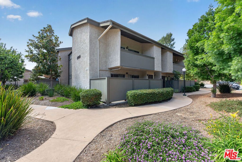 25825 Tournament Road I-14, Santa Clarita, CA 91355 — photo 2