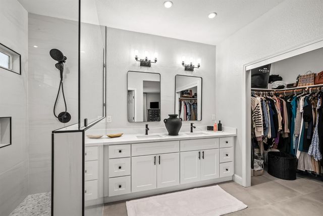 9909 Desert Willow Ct, Sacramento, CA 95829