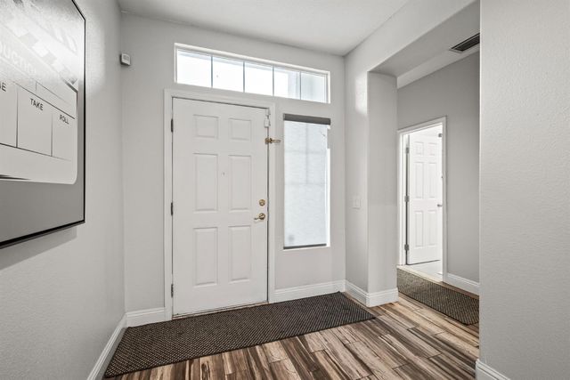 9909 Desert Willow Ct, Sacramento, CA 95829