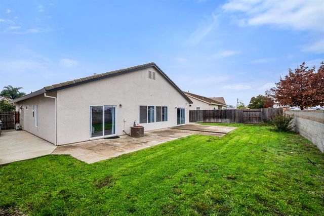 9909 Desert Willow Ct, Sacramento, CA 95829