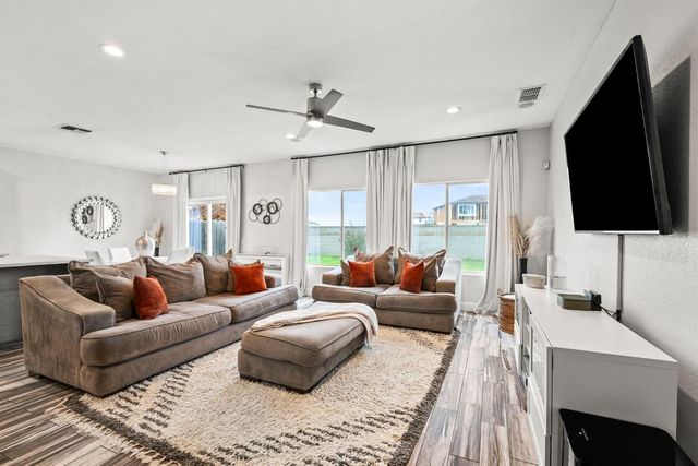 9909 Desert Willow Ct, Sacramento, CA 95829