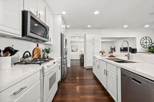 515 E Hoover, Orange, CA 92867