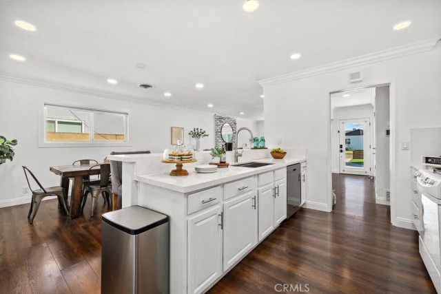 515 E Hoover, Orange, CA 92867