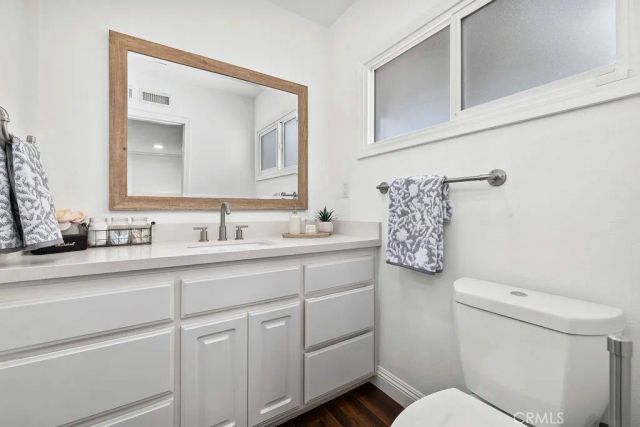 515 E Hoover, Orange, CA 92867