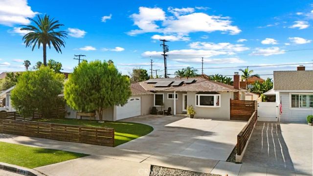 515 E Hoover, Orange, CA 92867