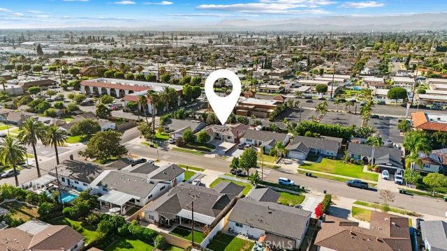 515 E Hoover, Orange, CA 92867