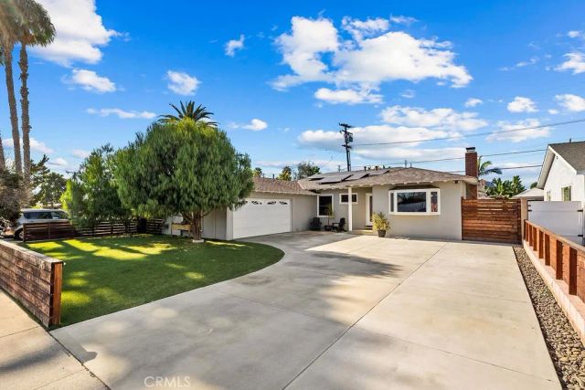 515 E Hoover, Orange, CA 92867
