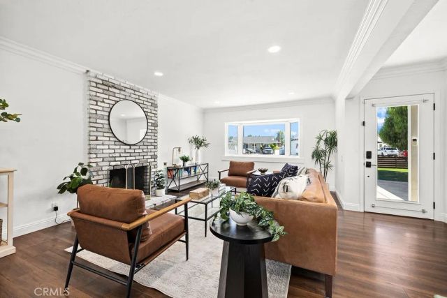 515 E Hoover, Orange, CA 92867