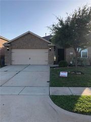 617 Canoe Way, Crowley, TX 76036