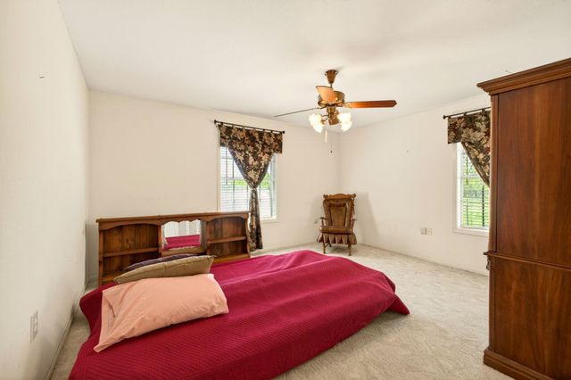 212 Halstedt RD, La Grange, TX 78945