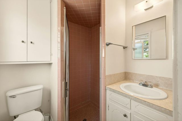 212 Halstedt RD, La Grange, TX 78945