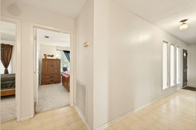 212 Halstedt RD, La Grange, TX 78945