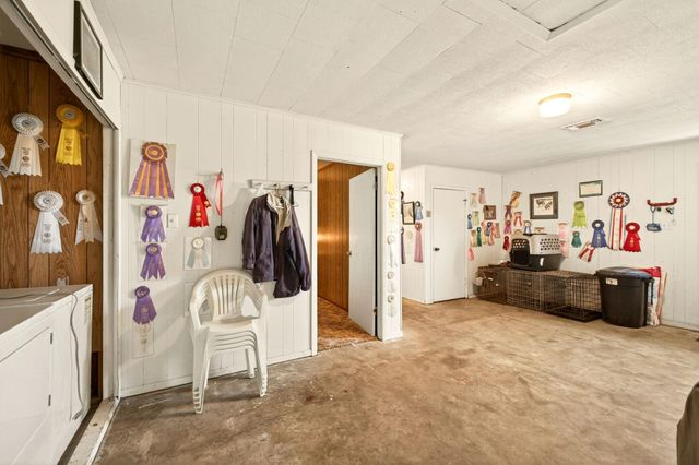 212 Halstedt RD, La Grange, TX 78945