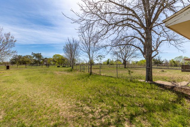 212 Halstedt RD, La Grange, TX 78945