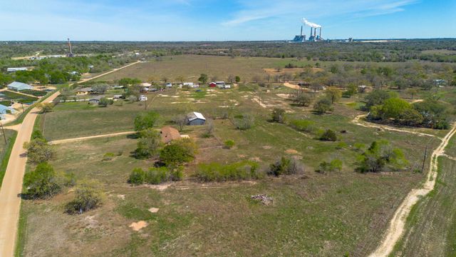 212 Halstedt RD, La Grange, TX 78945