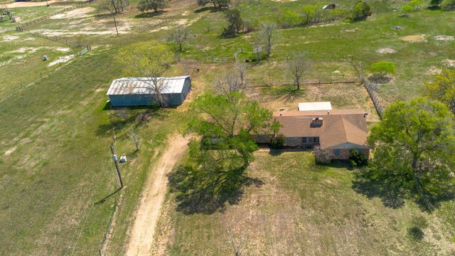 212 Halstedt RD, La Grange, TX 78945