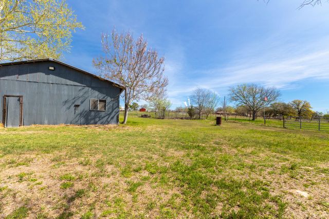 212 Halstedt RD, La Grange, TX 78945
