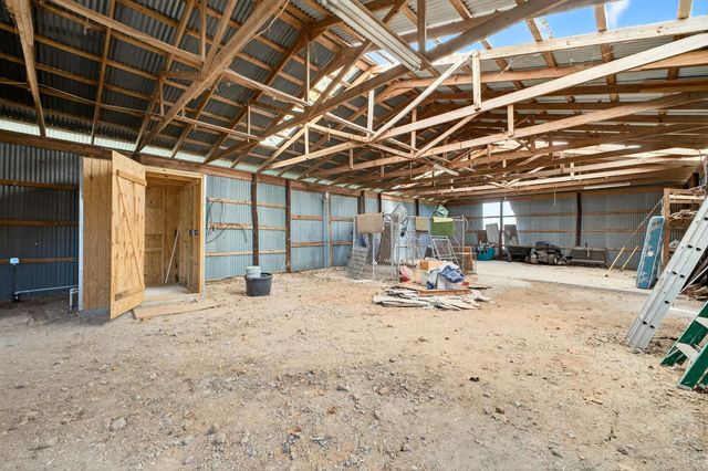 212 Halstedt RD, La Grange, TX 78945