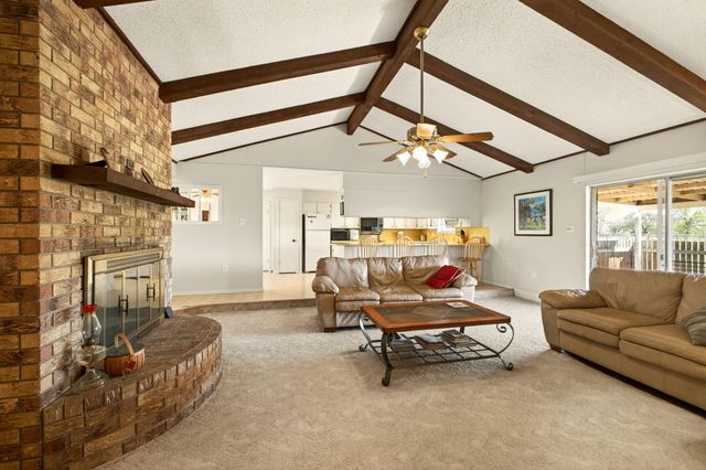 212 Halstedt RD, La Grange, TX 78945