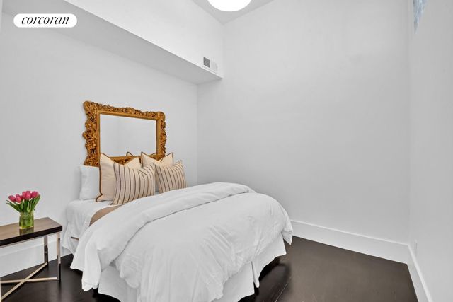 718 BROADWAY PHB, New York City, NY 10003