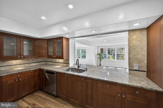10600 VANTAGE CT, Potomac, MD 20854