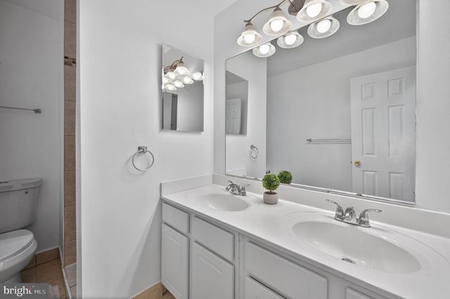 10600 VANTAGE CT, Potomac, MD 20854