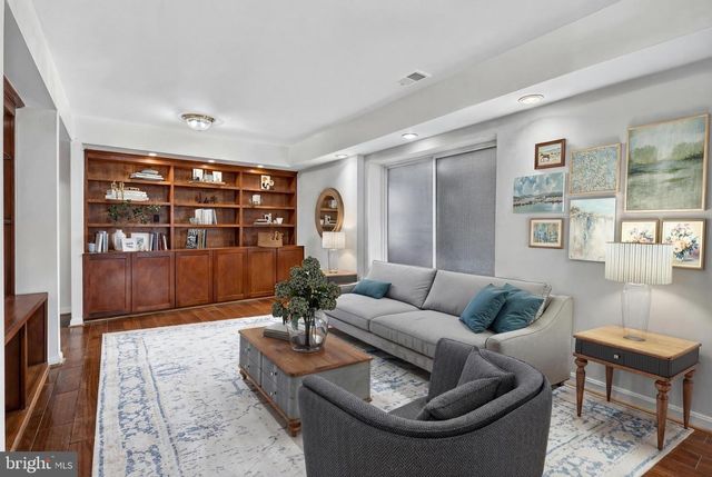 10600 VANTAGE CT, Potomac, MD 20854