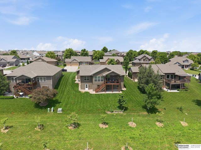 19625 Adams Street, Omaha, NE 68135