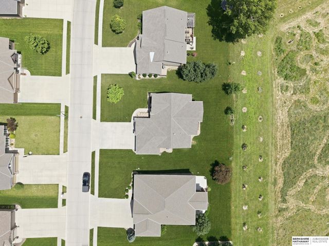 19625 Adams Street, Omaha, NE 68135