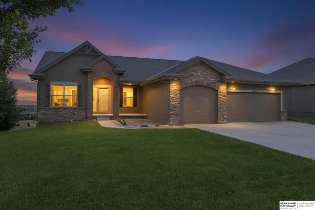 19625 Adams Street, Omaha, NE 68135
