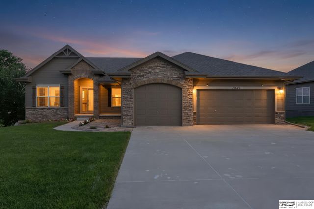 19625 Adams Street, Omaha, NE 68135
