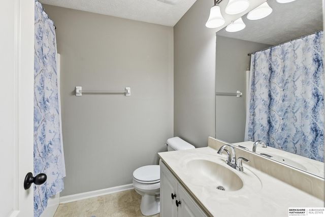 19625 Adams Street, Omaha, NE 68135