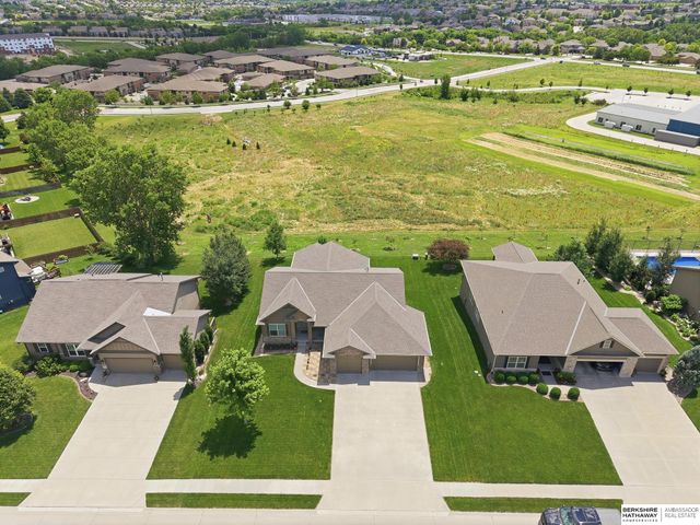 19625 Adams Street, Omaha, NE 68135