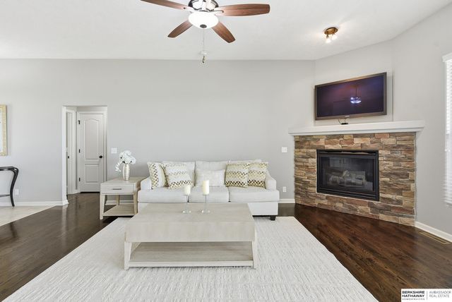 19625 Adams Street, Omaha, NE 68135