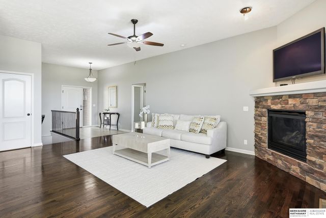 19625 Adams Street, Omaha, NE 68135